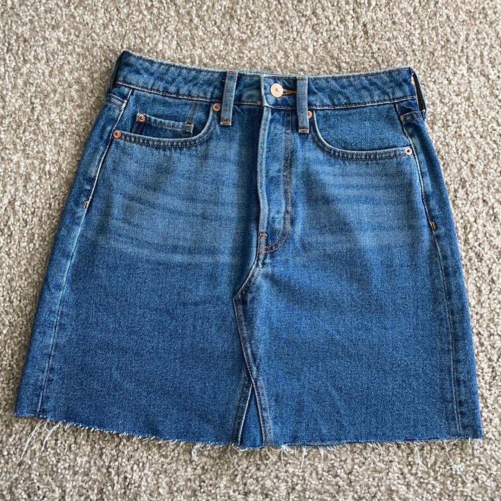 NWOT H&M Blue denim jean skirt size 4